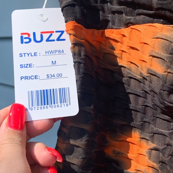 NEW WITH TAGS - Picture 2 of 3